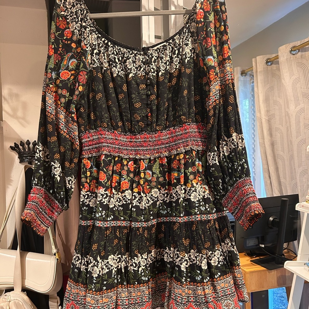 Alice + Olivia Black Floral Long Sleeve Dress